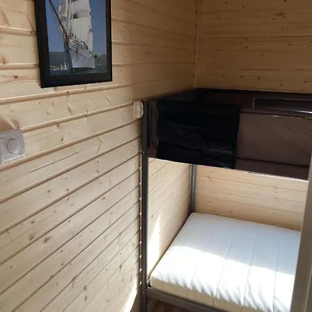 Botel Premium Hausboot Sonneninsel